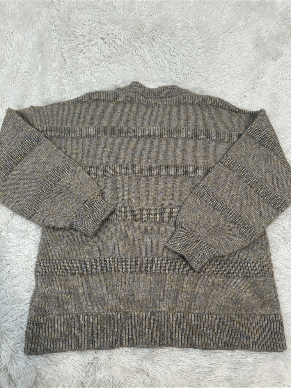 🏰 Volcom Oversized Sweater - Picture 2 of 3